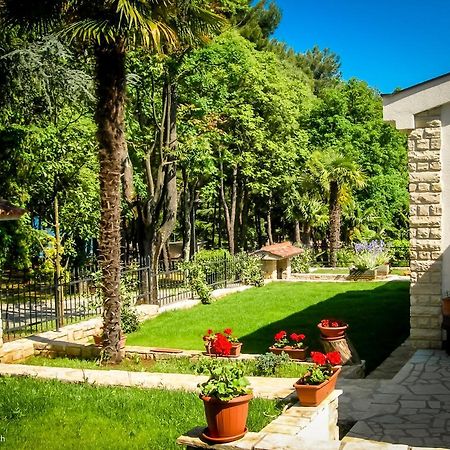 Holiday Home Sofia Porec Exterior photo