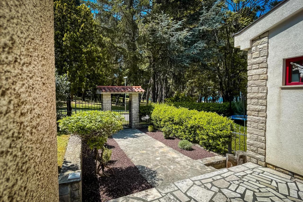 Holiday Home Sofia Porec Exterior photo