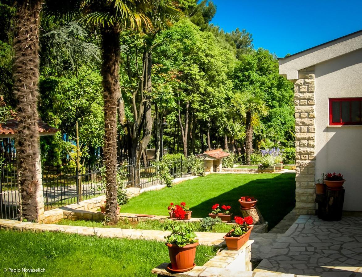 Holiday Home Sofia Porec Exterior photo